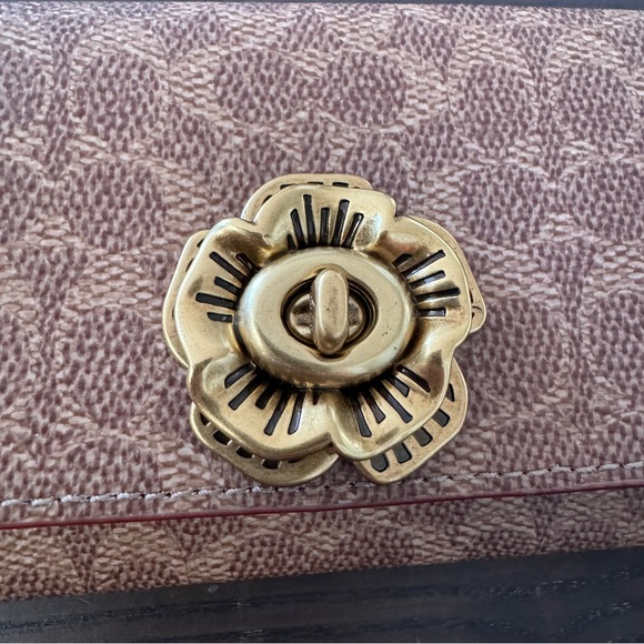 Coach Sunglass Case Bag Charm In Signature Canvas - Picture 4 of 8